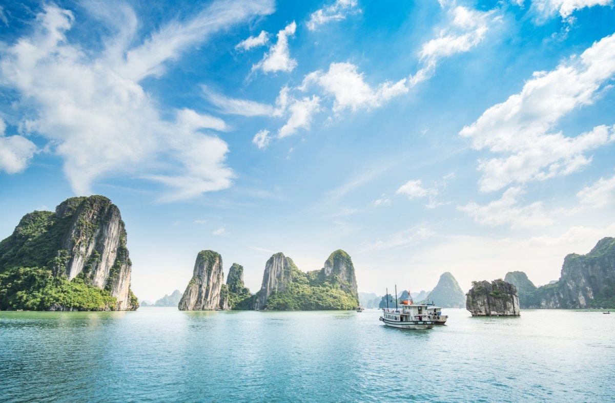 Hạ Long: Thiên đường biển đảo không thể bỏ lỡ!